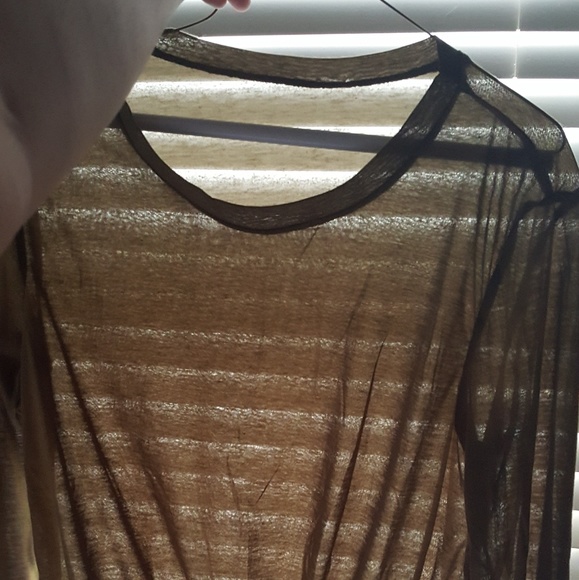 Green tied up top - Picture 3 of 3